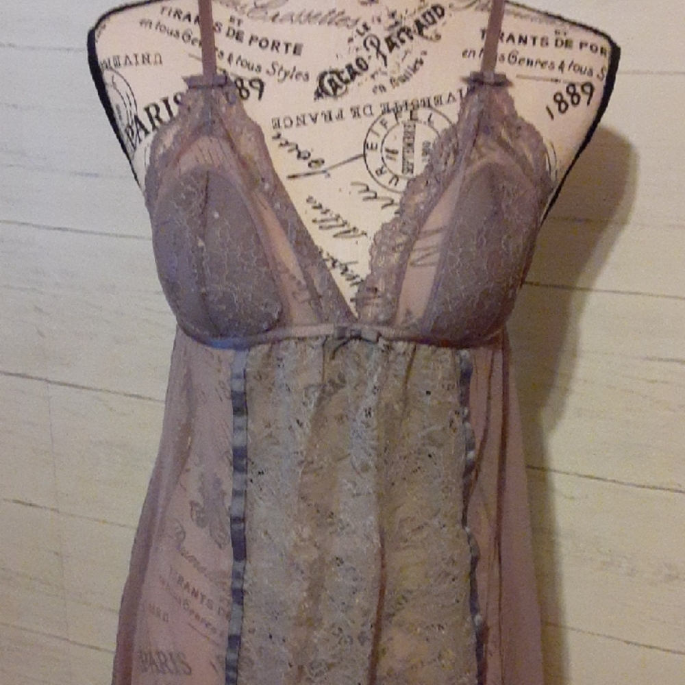 NWOT Victoria's Secret Lace Chemise